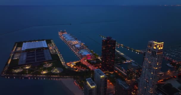 Beautiful Man Made Embankment Chicago Downtown Waterfront Built Areas Night — Stock Video