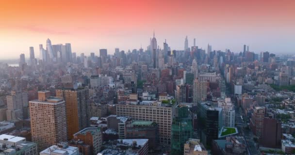 Мирная Удовлетворяющая Панорама Нью Йорка Лучах Заходящего Солнца Потрясающее Розовое — стоковое видео