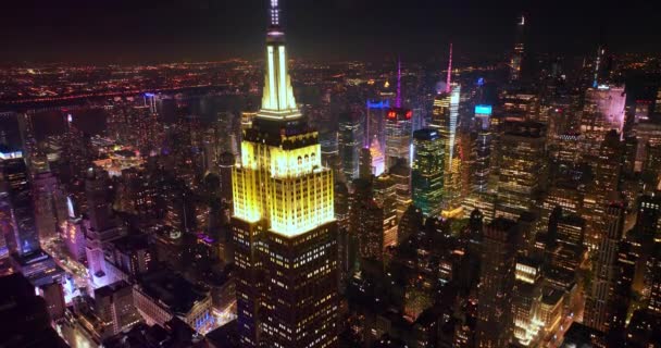 Fascinating Empire State Building Lighted Top Night Striking Scenery New — Stock Video