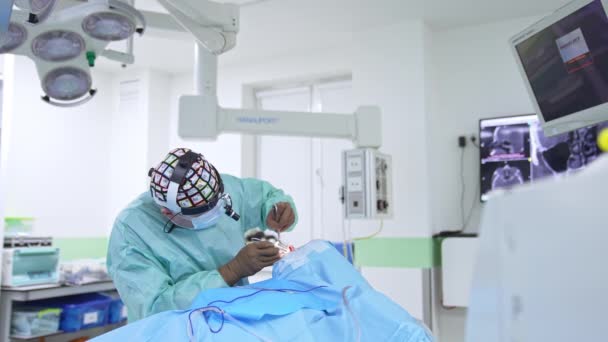 Cerrah Otolaringolojist Hastanın Burnuna Metal Aletler Yerleştirdi Modern Ameliyathanede Burun — Stok video