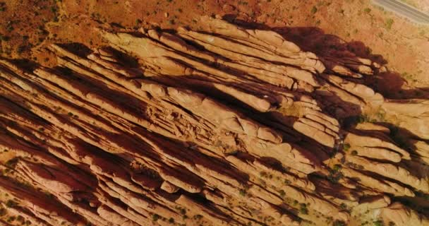 Fascinerende Rotsen Van Arches Canyon Gesneden Als Platen Door Wind — Stockvideo