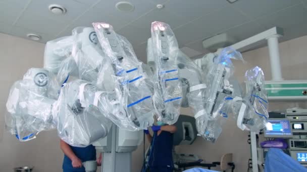 Nærmer Seg Robotutstyret Moderne Operasjoner Oppdaterte Klinikker Vinci Robot Belagt – stockvideo