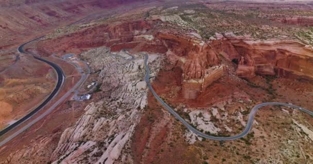 Increíble Panorama Maravillosas Montañas Utah Caminos Que Cruzan Desierto Diferentes — Vídeo de stock