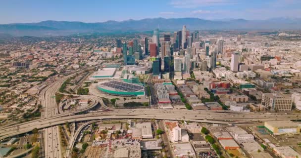 Los Angeles Kalifornii Jezdí Mnoho Cest Finančních Centrech Slunečné Panorama — Stock video