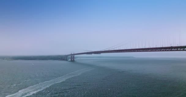 Εκπληκτική Γέφυρα Γκόλντεν Γκέιτ Στο Ηλιόλουστο Σαν Φρανσίσκο Πλησιάζουμε Γέφυρα — Αρχείο Βίντεο