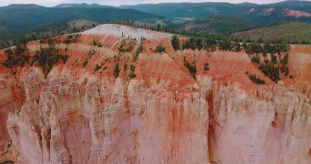 Národní Park Bryce Kaňony Korálové Barvy Nádherná Hornatá Krajina Pokrytá — Stock video