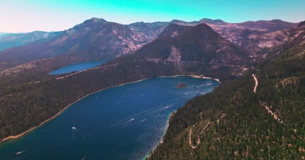 Splendida Vista Sul Bellissimo Lago Tahoe Circondato Dalle Montagne Della — Video Stock