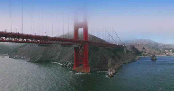 Puente Golden Gate Una Milla Ancho San Francisco Cielos Brumosos — Vídeos de Stock