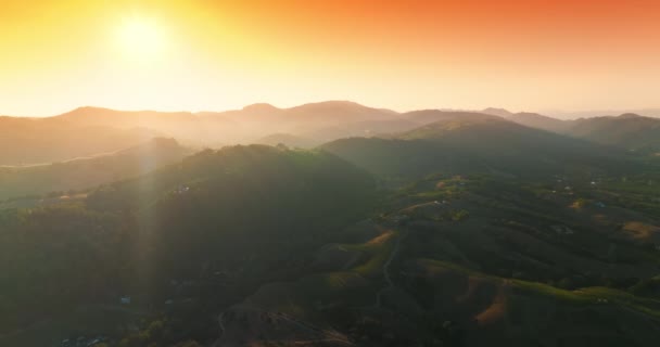 Pintorescas Montañas Verdes Napa California Increíbles Viñedos Desde Perspectiva Aérea — Vídeos de Stock