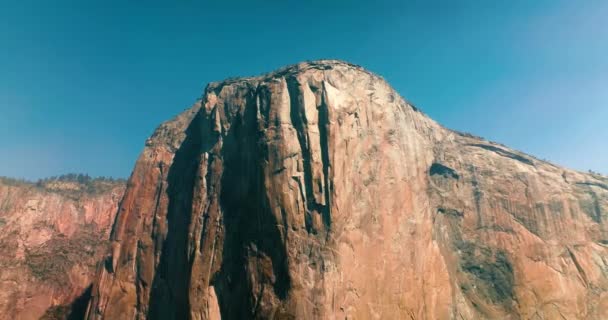 Ogromny Masywny Klif Bez Roślinności Rosnącej Yosemite Park Kalifornia Usa — Wideo stockowe