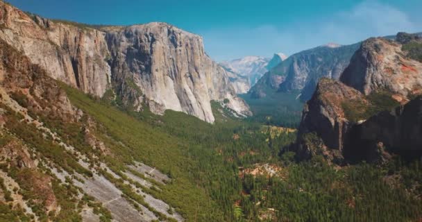 Yosemite Ulusal Parkı Kaliforniya Abd Güneşli Bir Gün Manzarası Ayağında — Stok video
