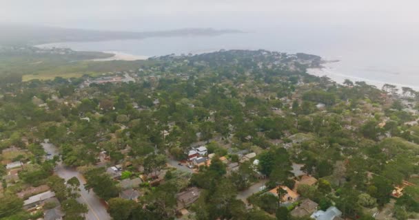 Cidade Marinha Verde Carmel Sea Névoa Oceano Nevoeiro Cobrindo Linha — Vídeo de Stock