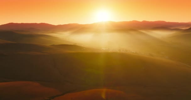 Silhouette Montagne Villaggi Che Trovano Tra Loro Splendido Paesaggio Roccioso — Video Stock