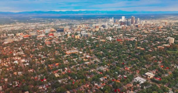 Panorama Ville Denver Pendant Journée Nuageuse Vaste Paysage Ville Verte — Video