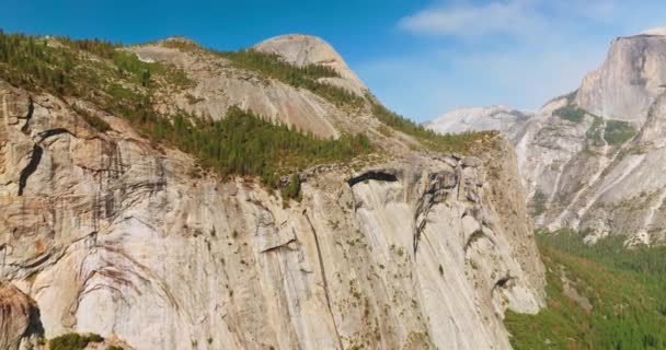 Incredibili Ripide Scogliere Grigie Nel Parco Nazionale Dello Yosemite Usa — Video Stock