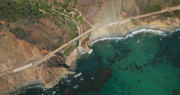 Fantastisk Utsikt Över Stilla Havet Vid Kaliforniens Kust Motorvägar Klipporna — Stockvideo