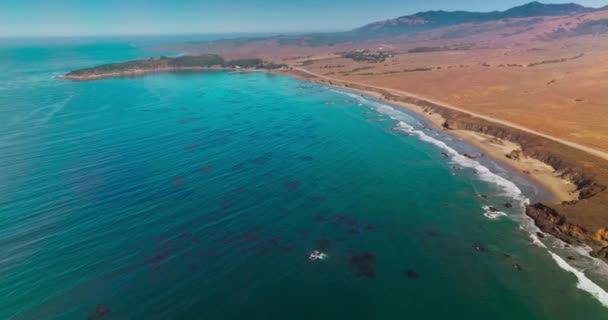 Geweldige Morro Bay Zonnige Ochtend Drone Beelden Het Blauwe Oceaanwater — Stockvideo