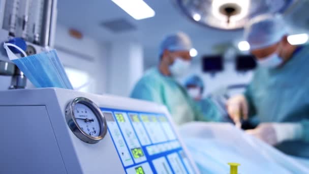 Cerrahi Operasyonlarda Kullanılan Modern Ekipman Kapatın Doktorlar Uygulanırken Duman Çıkaran — Stok video