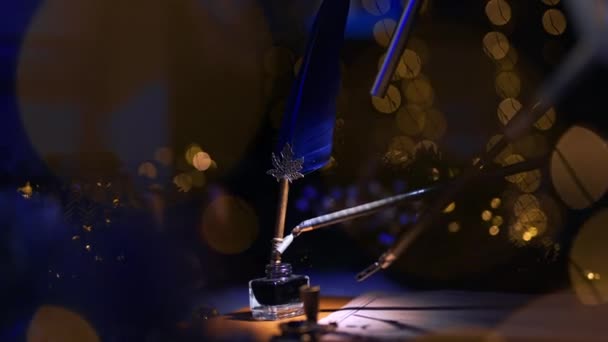 Braccio Robotico Alta Precisione Immerge Penna Scrittura Nel Flacone Inchiostro — Video Stock