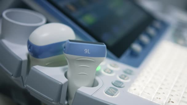 Vários Transdutores Máquina Ultrassonografia Fecha Painel Controle Sistema Equipamentos Ultra — Vídeo de Stock