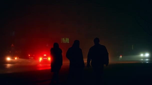 夜間に停電する都市 ウクライナの発電所に対するロシアのミサイル攻撃後のエネルギー不足 — ストック動画