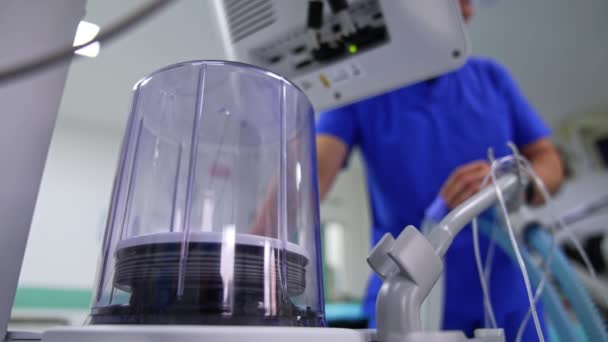 Bomba Máquina Ventilação Artificial Levantando Dentro Cápsula Médico Fundo Está — Vídeo de Stock