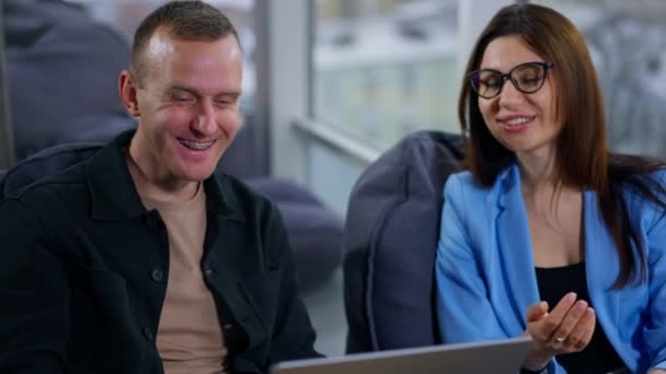 Happy Resilient People Working Together Talking Smiling Coworkers Look Laptop — Stock Video