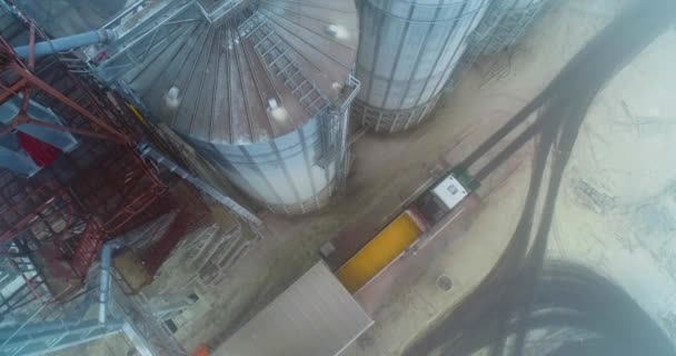 现代金属贮藏电梯的建造 大型农业电梯筒仓 — 图库视频影像
