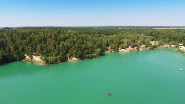 Прекрасний Повітряний Вид Природне Озеро Ліс Зелені Пейзажі Outdor — стокове відео