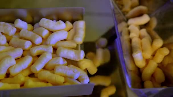 Zoete Knapperige Wafels Maken Fabriek Productie Van Maïsstokjes — Stockvideo