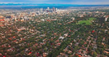 Amerikan Colorado eyalet panorama şehri. Denver şehir manzaralarının hava görüntüsü.