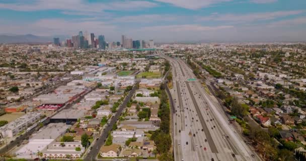 アメリカ地区のドローンビュー ロサンゼルス市の建物 空中ビュー — ストック動画