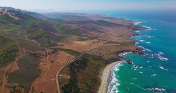 Central Kaliforniens Klippiga Kust Stilla Havet Möter Den Fridfulla Steniga — Stockvideo