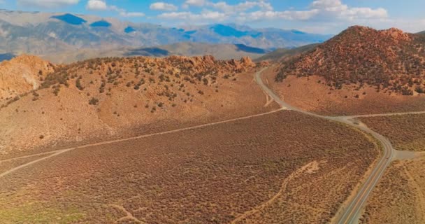 Vista Aérea Auto Estrada Americana Deserto Nevada Estrada Califórnia Deserto — Vídeo de Stock