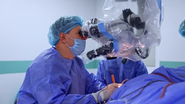 Експлуатація Сучасних Технологій Охорони Здоров Професійні Лікарі Хірургії Працюють Новій — стокове відео