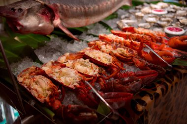 Taze deniz ürünleri birçok insan için popüler bir seçimdir..