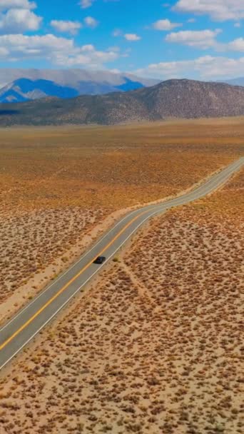 Einsames Schwarzes Auto Auf Dem Weg Nach Nevada Usa Schöner — Stockvideo