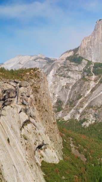 Incredibili Ripide Scogliere Grigie Nel Parco Nazionale Dello Yosemite Usa — Video Stock