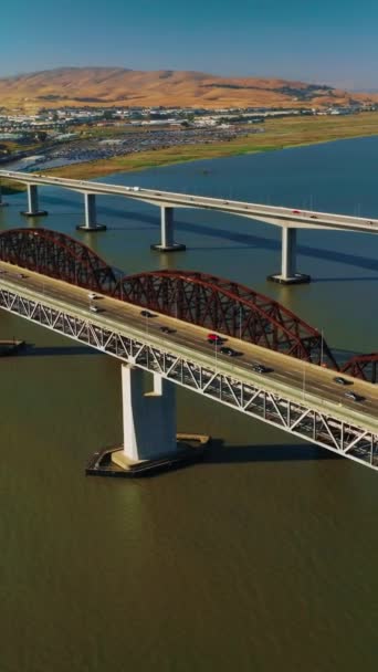 Tarafı Otoyol Olan Köprüler Martinez Benicia Bağlayan Köprülerdeki Yollar Tepeden — Stok video
