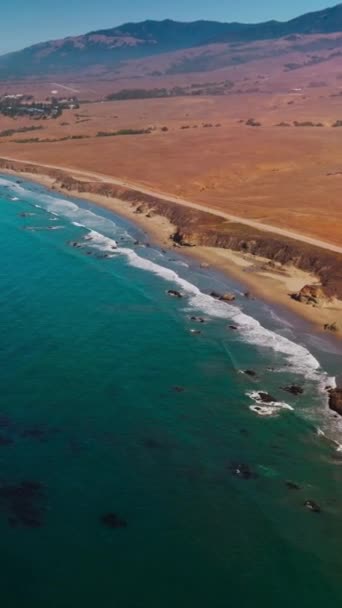 Incredibile Morro Bay Nella Soleggiata Mattinata Filmati Droni Sull Acqua — Video Stock