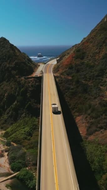 Suivre Route Montagneuse Dangereuse Californie Par Une Journée Ensoleillée Incroyable — Video
