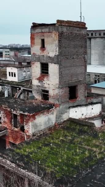 Průmyslová Oblast Zničena Zničena Časem Staré Ztroskotané Pozemky Připraveny Demolici — Stock video