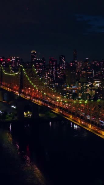Prachtige Queensboro Bridge Verlicht Groen Oranje New York Landschap Vol — Stockvideo