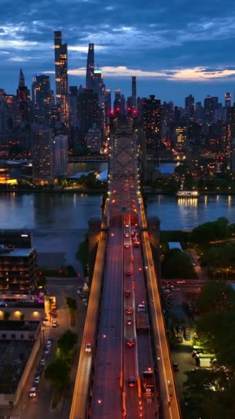 Prachtig Uitzicht Stad Komende Avond Queensboro Bridge Het Licht Met — Stockvideo