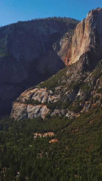 Increíbles Montañas Escarpadas Parque Nacional Yosemite California Hermoso Valle Soleado — Vídeos de Stock