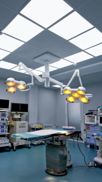 Sauberer Steriler Operationssaal Gefüllt Mit Verschiedenen Modernen Geräten Für Moderne — Stockvideo