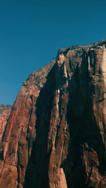Énorme Falaise Nue Massive Sans Végétation Dans Yosemite Park Californie — Video