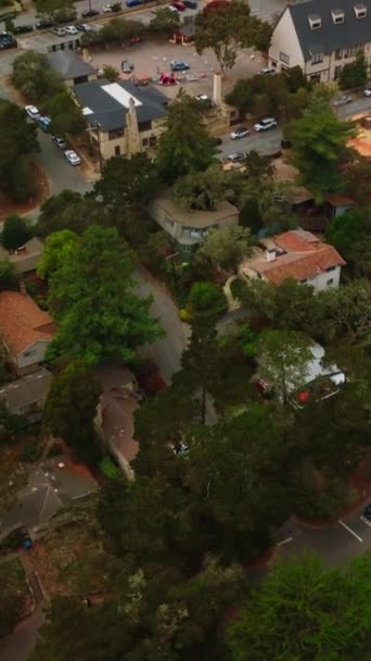 Gemütliche Wohnungen Und Feine Straßen Carmel Sea Kalifornien Usa Drohnenaufnahmen — Stockvideo