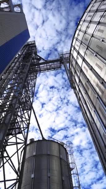 Metal Construction Modern Industrial Plant Large Grain Elevators Beautiful Sky — Stock Video