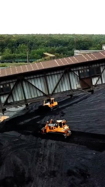 Bulldozer Pushing Coal Enormous Coal Pile Extractive Industry Aerial View — Stock Video